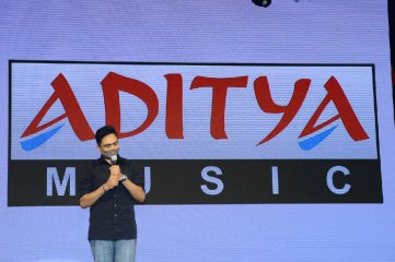 Maharshi Movie Pre Release Event